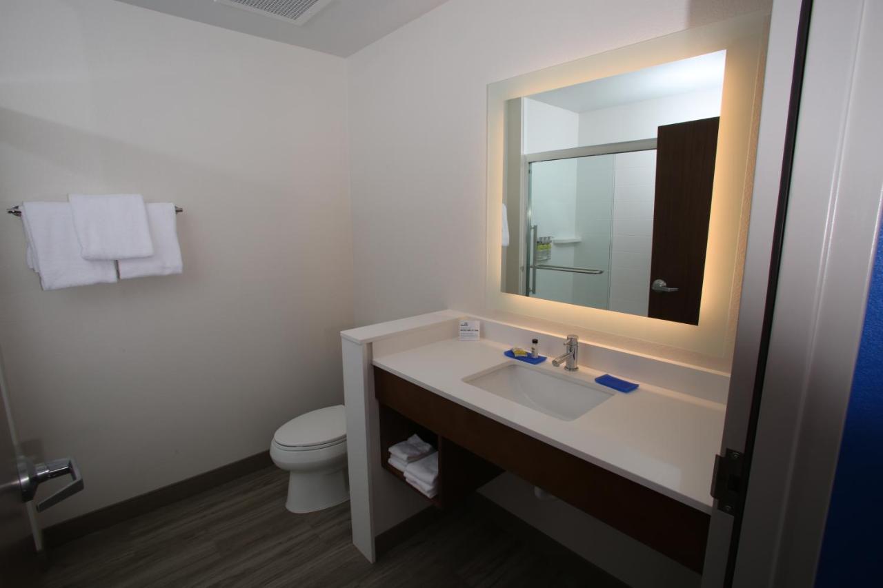 Holiday Inn Express - Mccook By Ihg Bagian luar foto