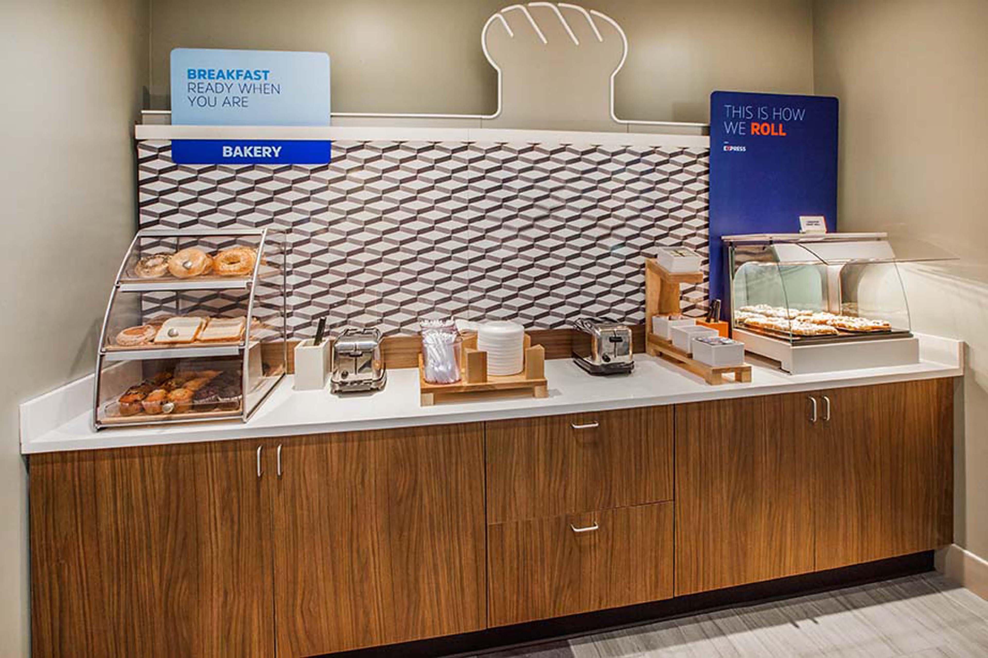 Holiday Inn Express - Mccook By Ihg Bagian luar foto